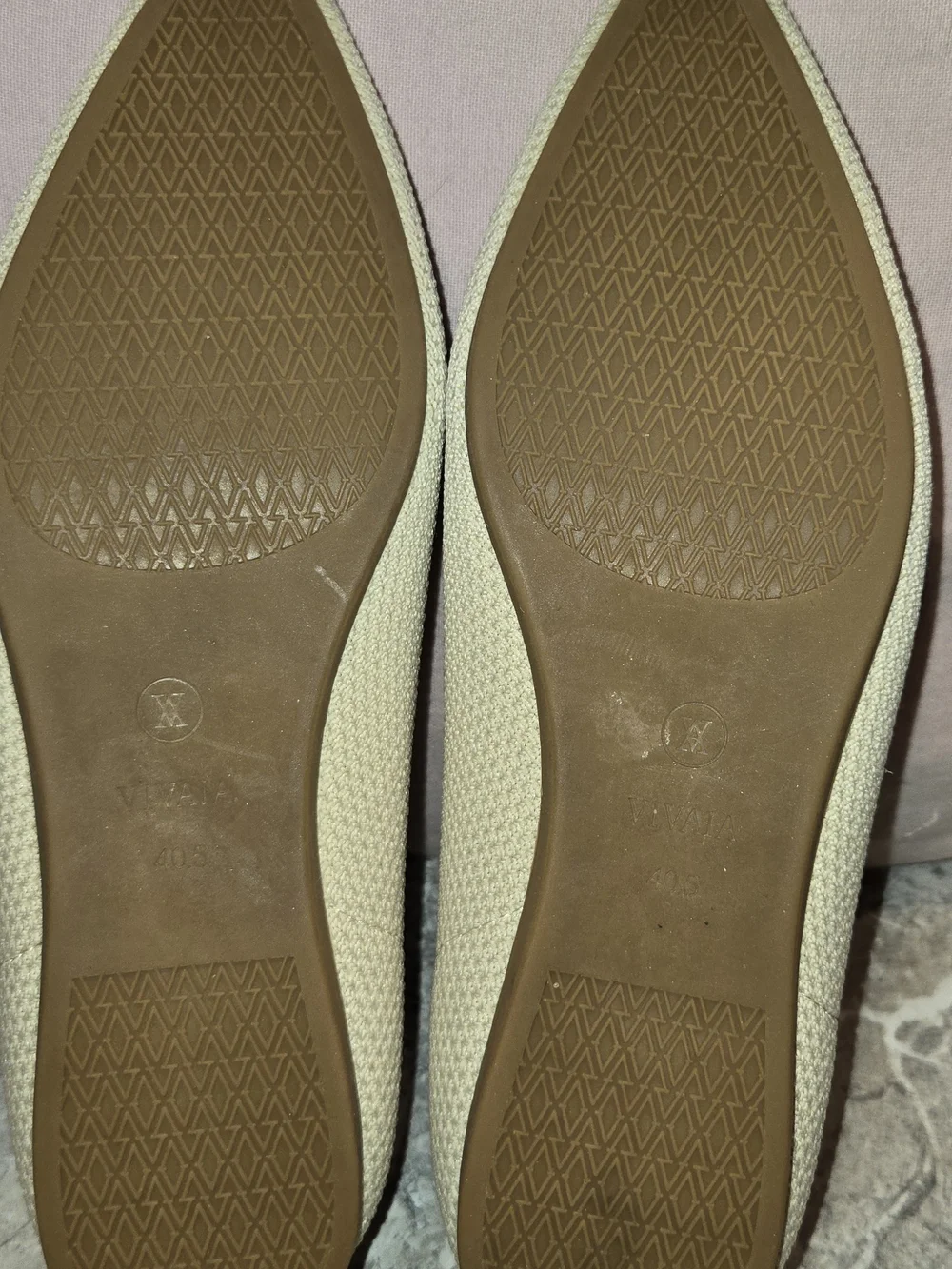 Vivala pointed toe